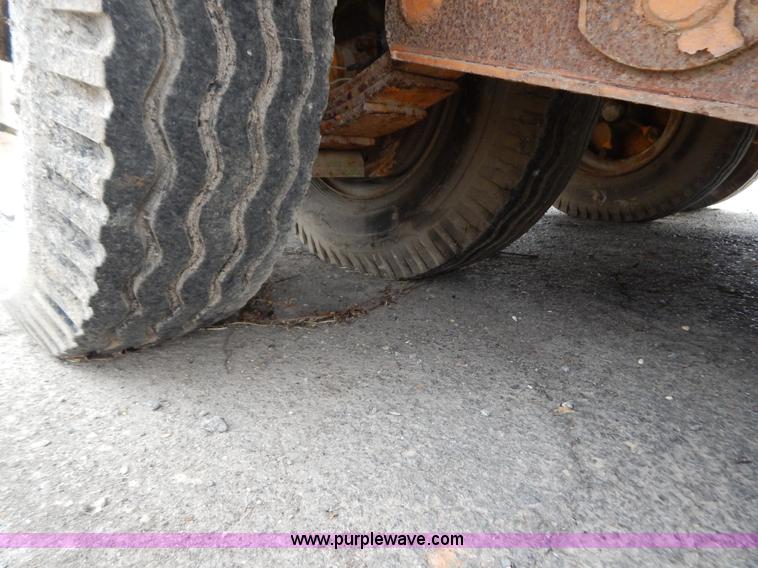 image for item H3954 1979 20' equipment trailer