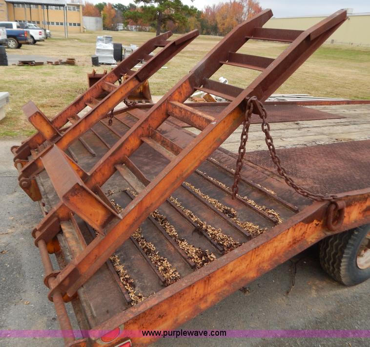 image for item H3954 1979 20' equipment trailer