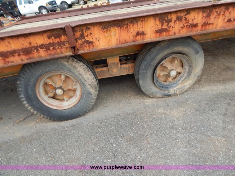 image for item H3954 1979 20' equipment trailer