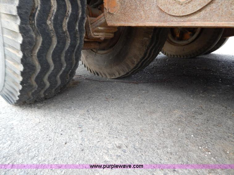 image for item H3954 1979 20' equipment trailer