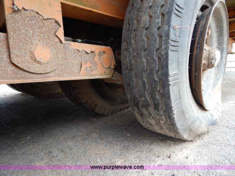 image for item H3954 1979 20' equipment trailer