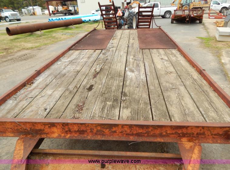 image for item H3954 1979 20' equipment trailer