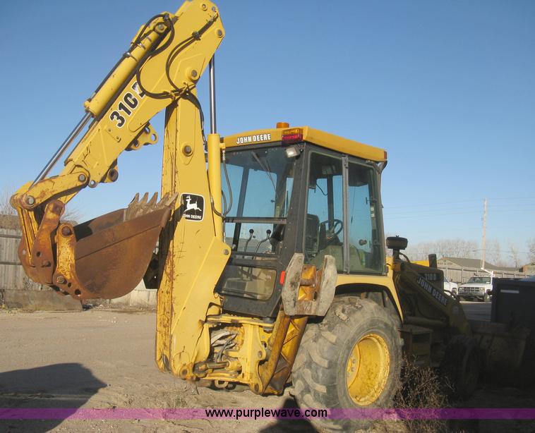 image for item H4252 1996 John Deere 310D backhoe