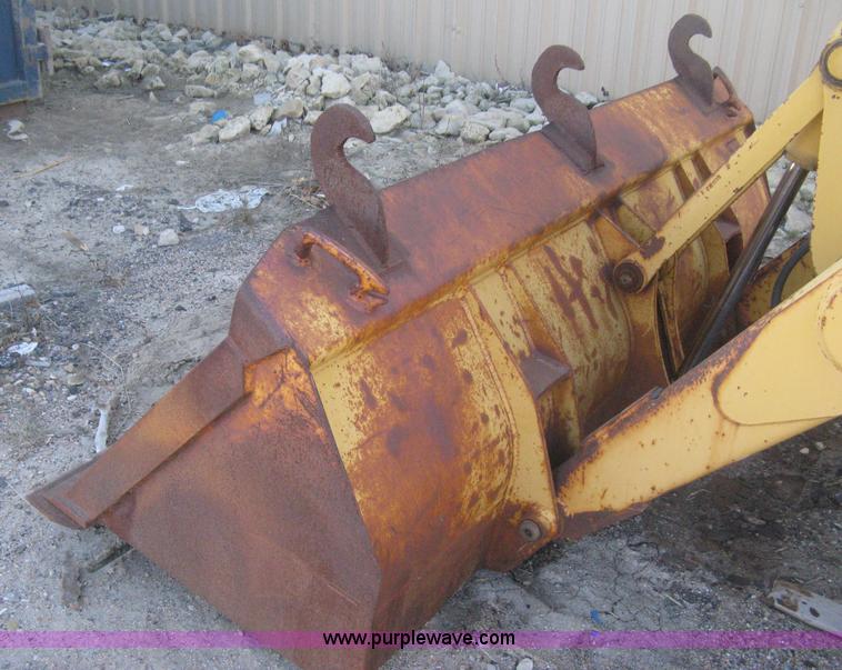 image for item H4252 1996 John Deere 310D backhoe