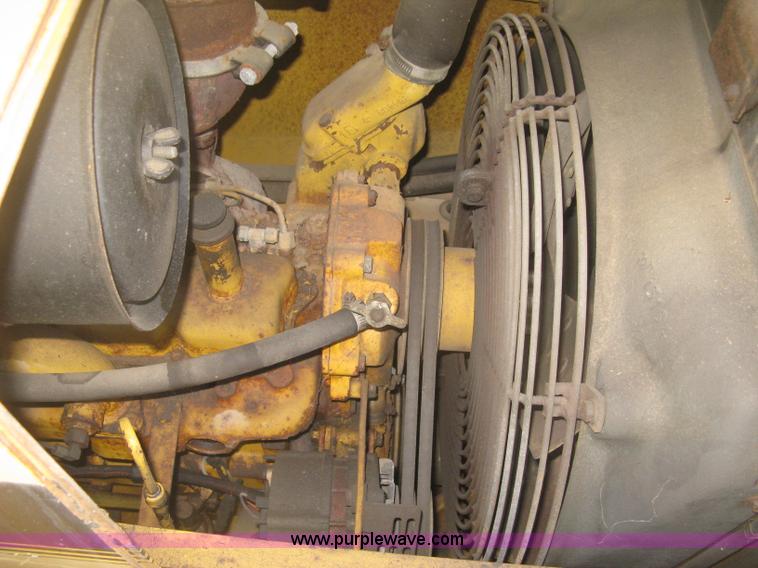 image for item H4252 1996 John Deere 310D backhoe