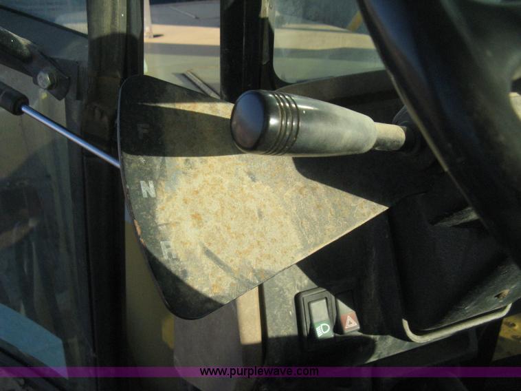 image for item H4252 1996 John Deere 310D backhoe