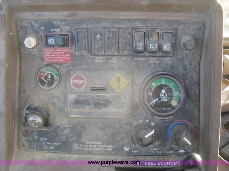 image for item H4252 1996 John Deere 310D backhoe