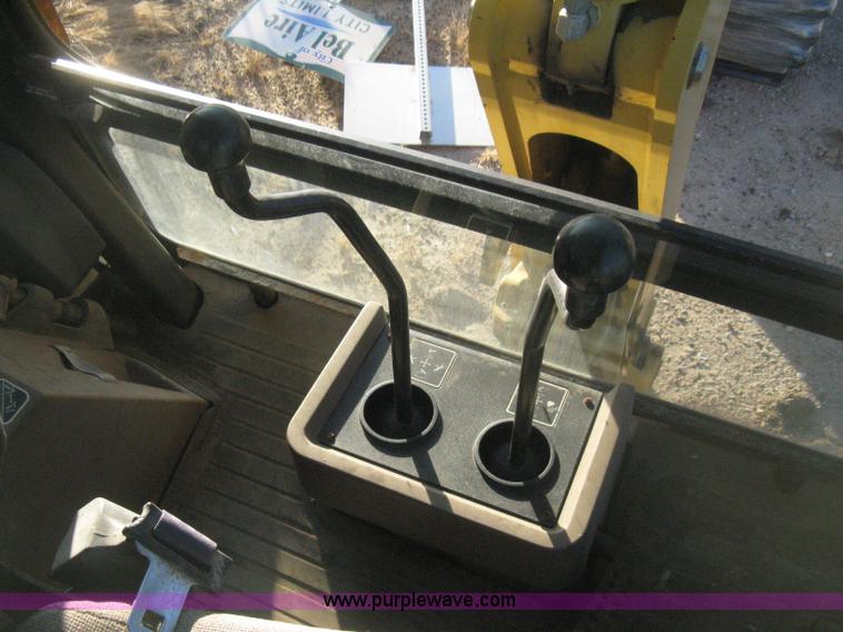 image for item H4252 1996 John Deere 310D backhoe