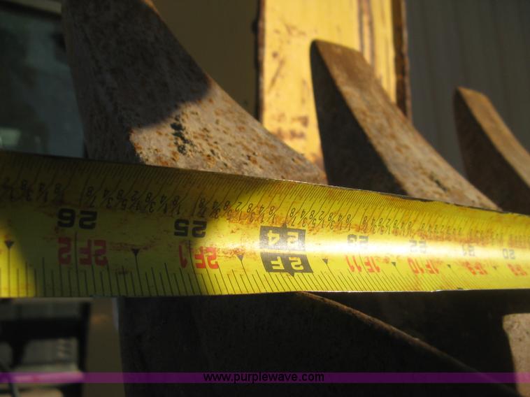 image for item H4252 1996 John Deere 310D backhoe