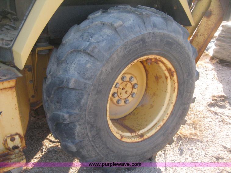 image for item H4252 1996 John Deere 310D backhoe