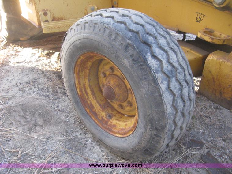 image for item H4252 1996 John Deere 310D backhoe