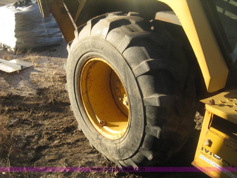 image for item H4252 1996 John Deere 310D backhoe