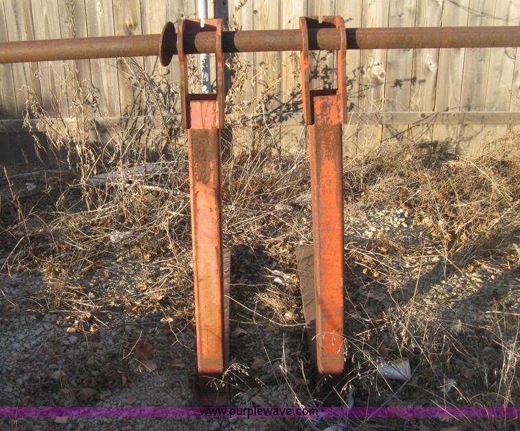 image for item H4252 1996 John Deere 310D backhoe