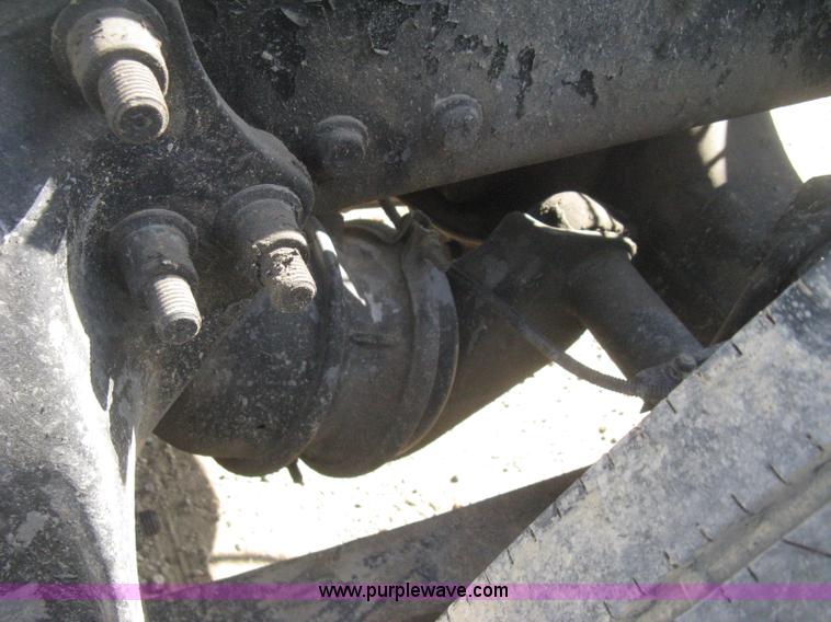 image for item H4273 1997 Freightliner FLD semi truck