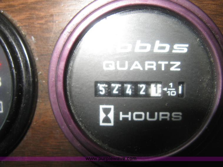 image for item H4273 1997 Freightliner FLD semi truck