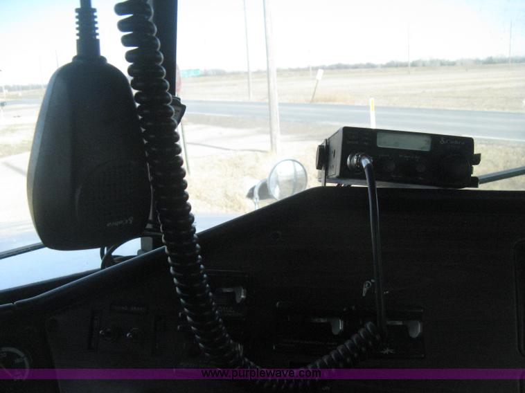 image for item H4273 1997 Freightliner FLD semi truck