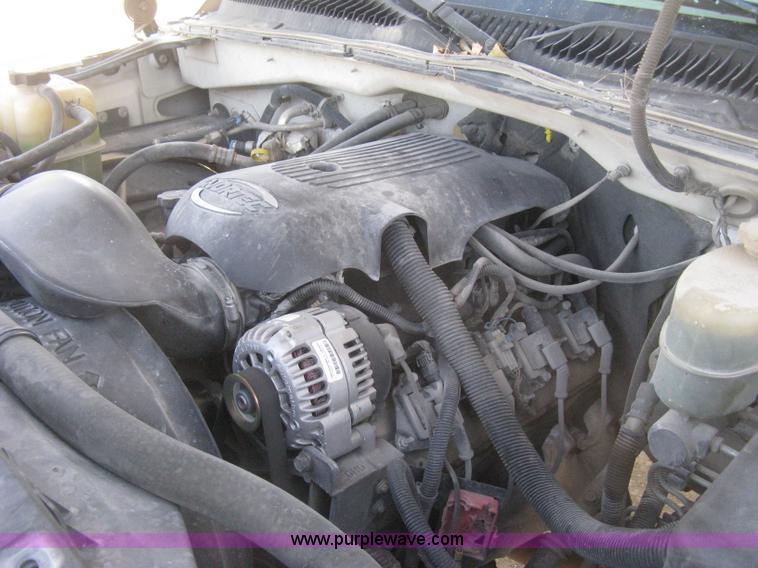 image for item H4274 2001 Chevrolet Silverado 2500HD Crew Cab pickup truck