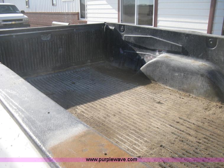 image for item H4274 2001 Chevrolet Silverado 2500HD Crew Cab pickup truck