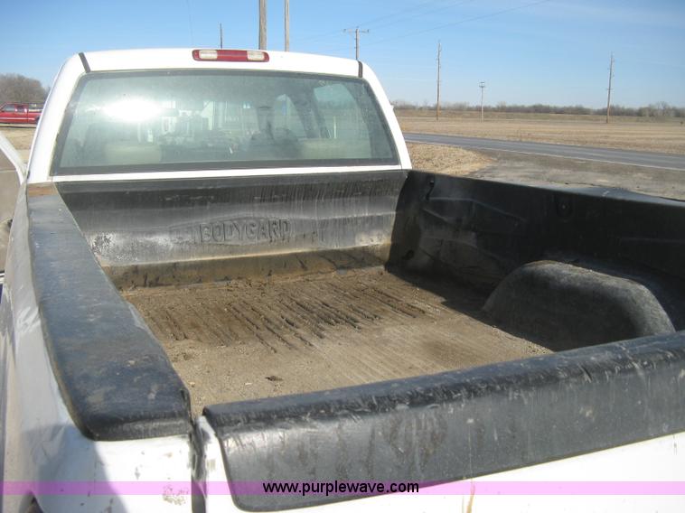 image for item H4274 2001 Chevrolet Silverado 2500HD Crew Cab pickup truck