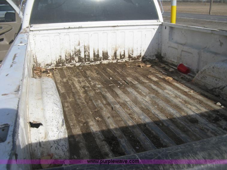 image for item H4275 2001 Chevrolet Silverado 2500HD Crew Cab pickup truck