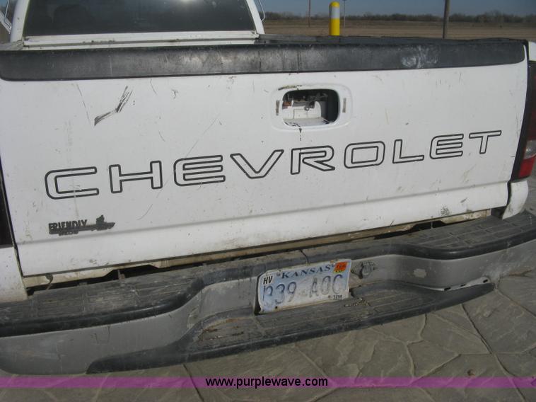 image for item H4275 2001 Chevrolet Silverado 2500HD Crew Cab pickup truck