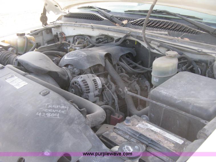 image for item H4275 2001 Chevrolet Silverado 2500HD Crew Cab pickup truck