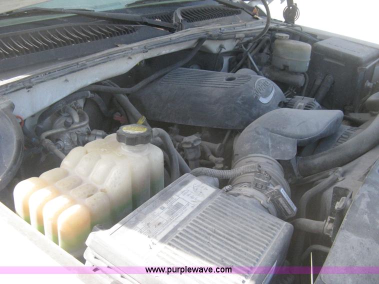 image for item H4275 2001 Chevrolet Silverado 2500HD Crew Cab pickup truck