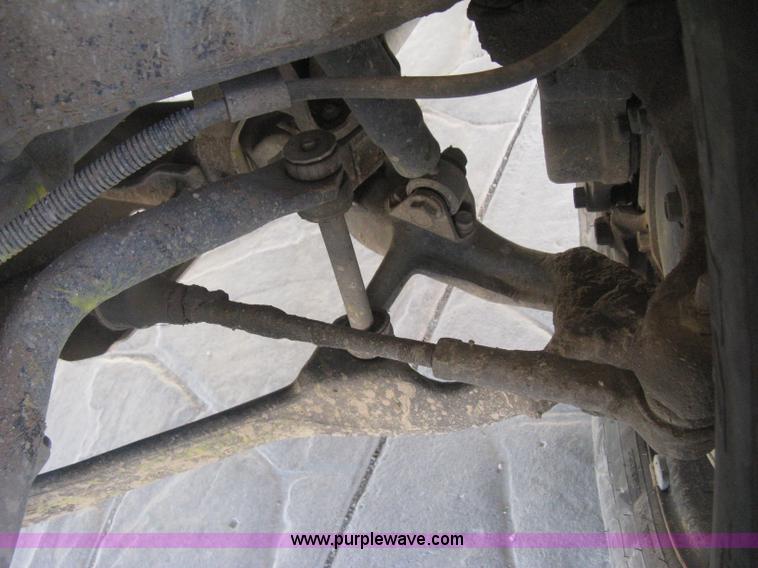 image for item H4275 2001 Chevrolet Silverado 2500HD Crew Cab pickup truck