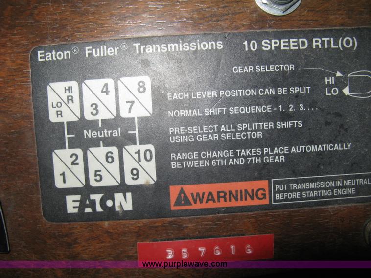 image for item H4318 1996 Peterbilt 378 semi truck