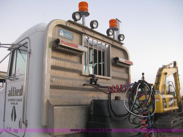 image for item H4318 1996 Peterbilt 378 semi truck