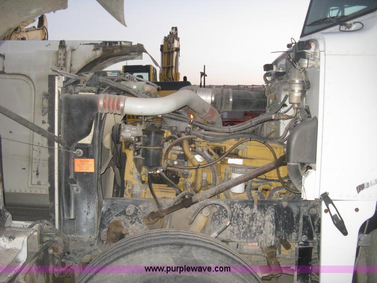 image for item H4318 1996 Peterbilt 378 semi truck