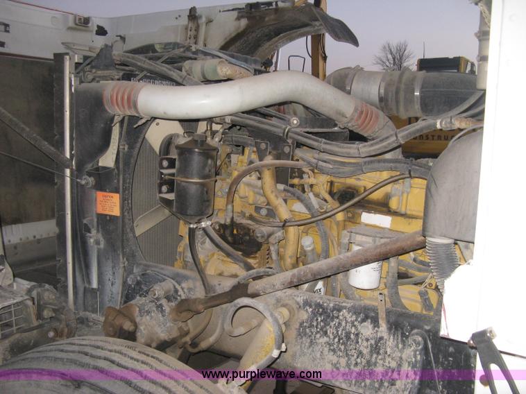 image for item H4318 1996 Peterbilt 378 semi truck