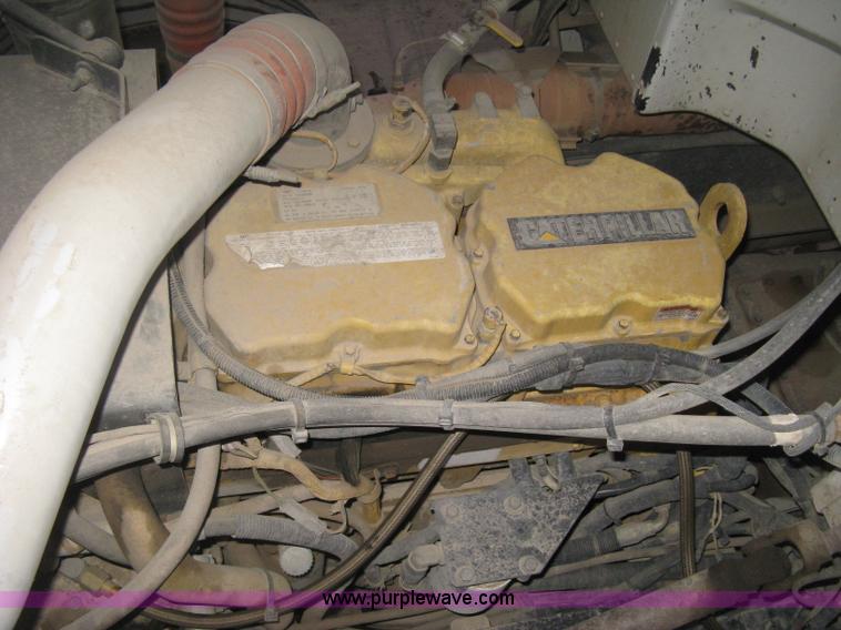 image for item H4318 1996 Peterbilt 378 semi truck