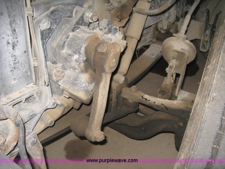 image for item H4318 1996 Peterbilt 378 semi truck