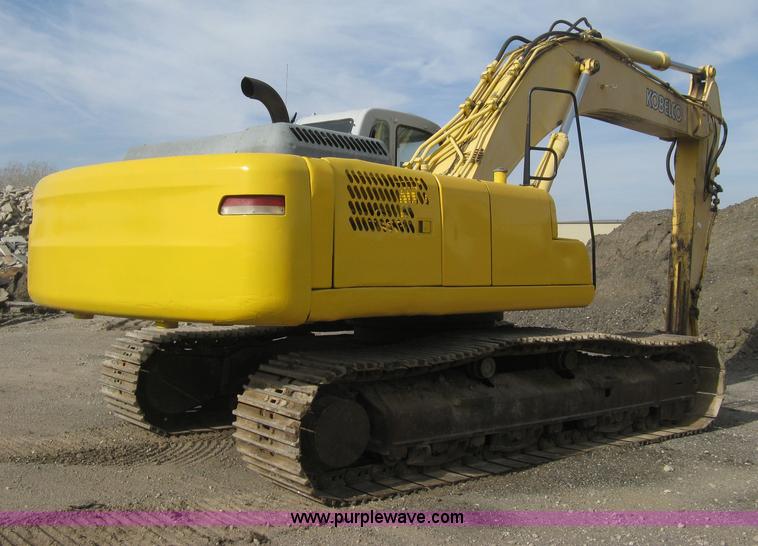 image for item H4319 2001 Kobelco SK330LC Dynamic Acera excavator