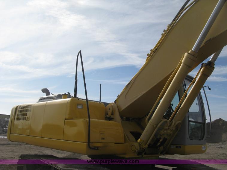 image for item H4319 2001 Kobelco SK330LC Dynamic Acera excavator