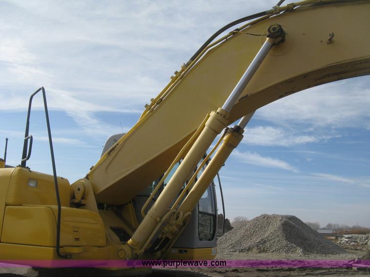 image for item H4319 2001 Kobelco SK330LC Dynamic Acera excavator
