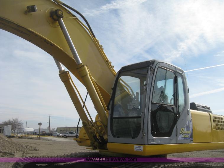 image for item H4319 2001 Kobelco SK330LC Dynamic Acera excavator