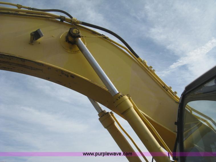 image for item H4319 2001 Kobelco SK330LC Dynamic Acera excavator