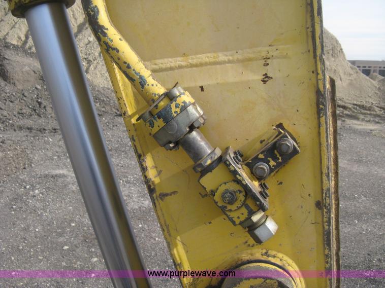 image for item H4319 2001 Kobelco SK330LC Dynamic Acera excavator