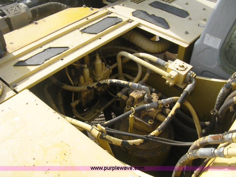 image for item H4319 2001 Kobelco SK330LC Dynamic Acera excavator