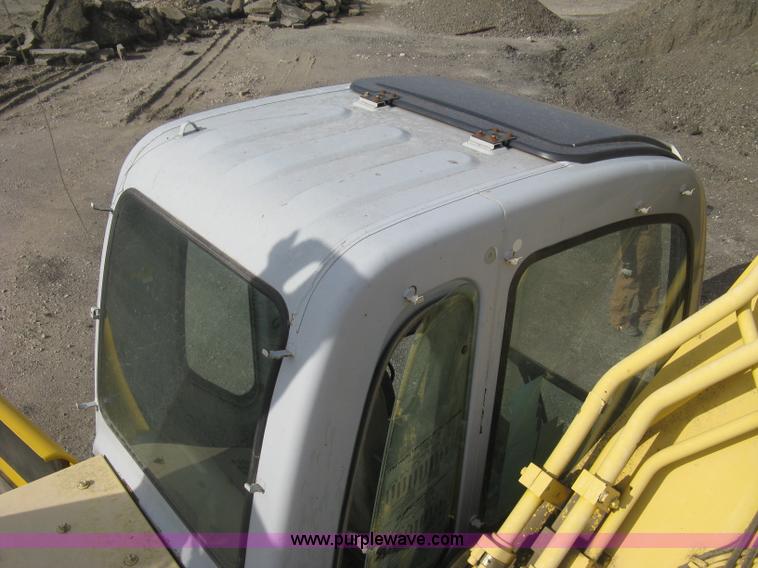 image for item H4319 2001 Kobelco SK330LC Dynamic Acera excavator