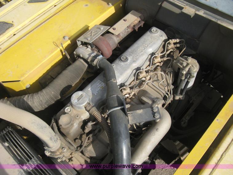 image for item H4319 2001 Kobelco SK330LC Dynamic Acera excavator