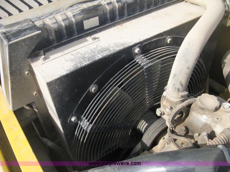 image for item H4319 2001 Kobelco SK330LC Dynamic Acera excavator