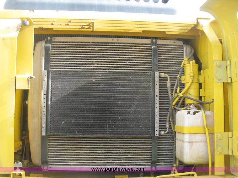 image for item H4319 2001 Kobelco SK330LC Dynamic Acera excavator