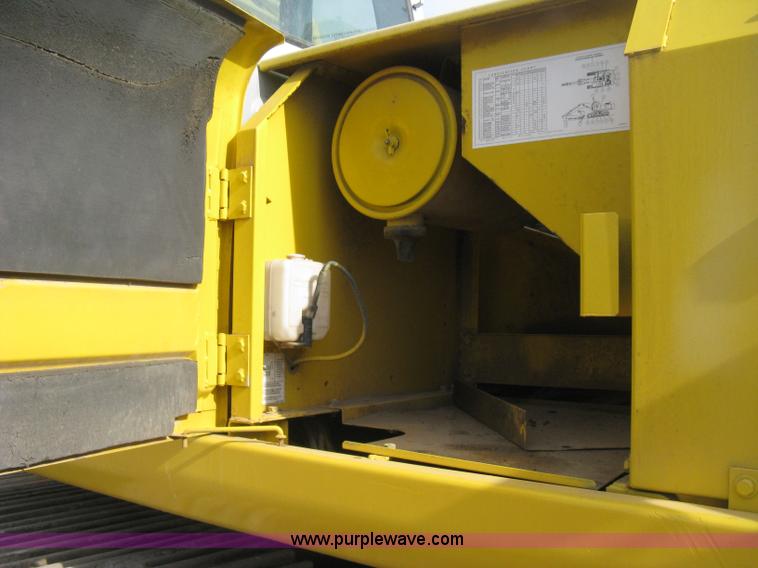 image for item H4319 2001 Kobelco SK330LC Dynamic Acera excavator