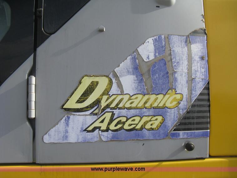 image for item H4319 2001 Kobelco SK330LC Dynamic Acera excavator