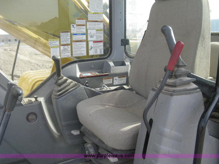 image for item H4319 2001 Kobelco SK330LC Dynamic Acera excavator