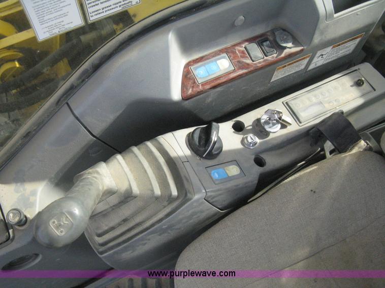 image for item H4319 2001 Kobelco SK330LC Dynamic Acera excavator