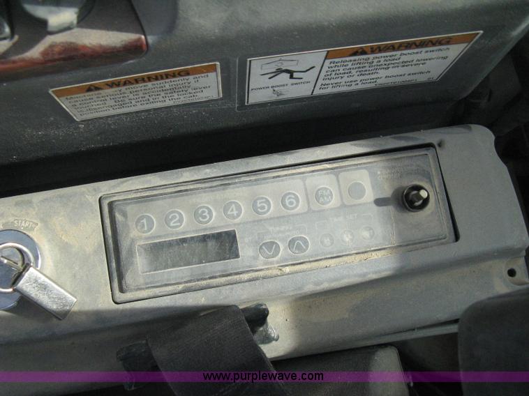 image for item H4319 2001 Kobelco SK330LC Dynamic Acera excavator